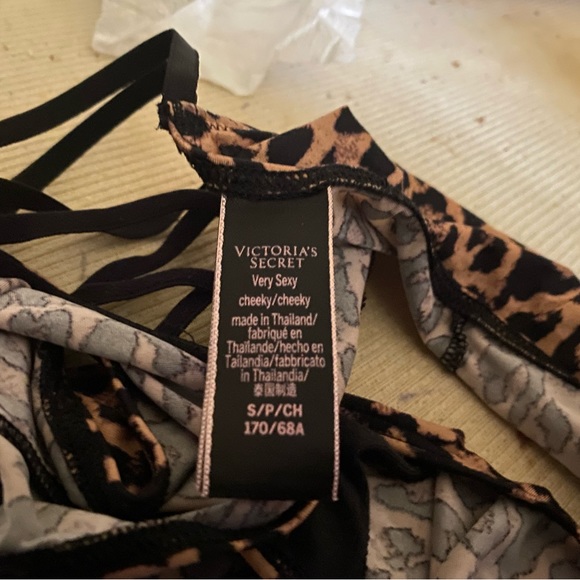 Victoria Secret Panties - Picture 2 of 3